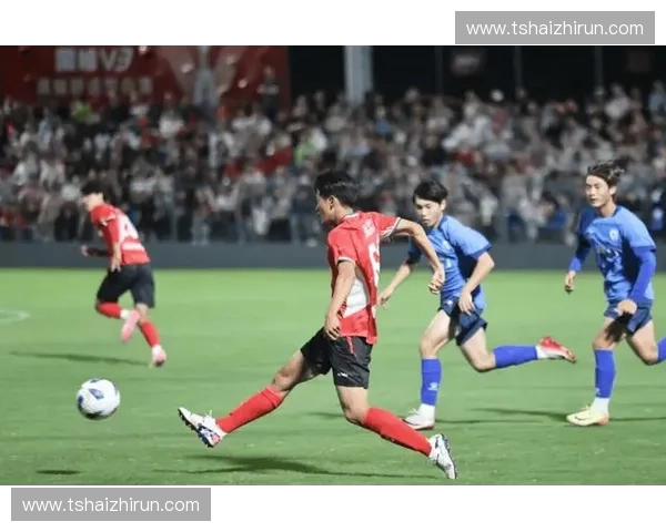 南京足球赛事精彩纷呈 各路球队激战正酣 展现无限活力与激情